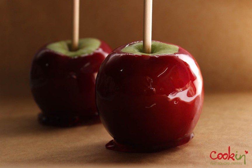 Halloween Candy Caramel Apples Recipe - Cookin5m2-5